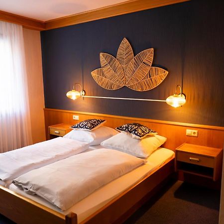 Hotel Guelser Weinstube Koblenz  Bagian luar foto