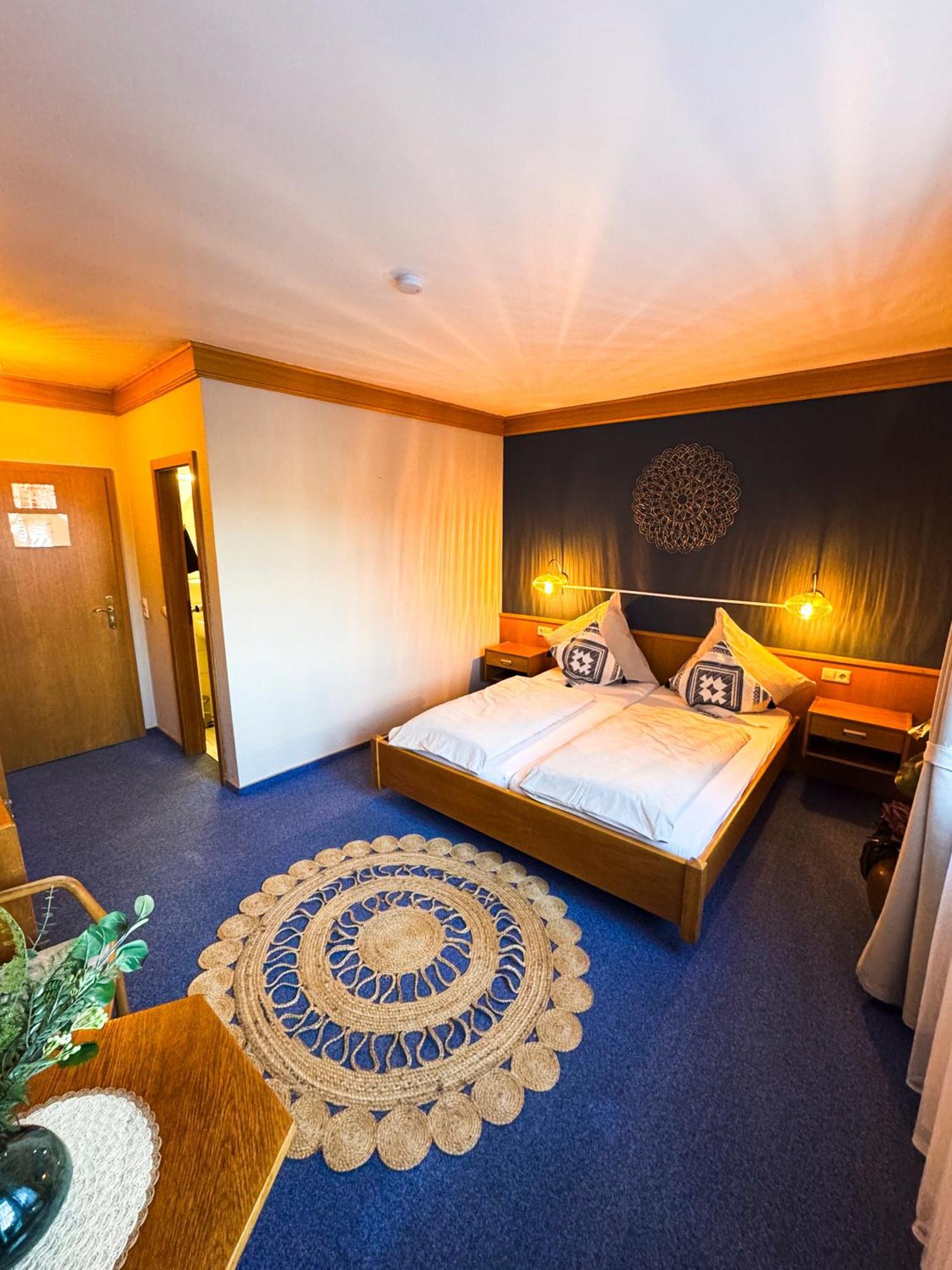 Hotel Guelser Weinstube Koblenz  Bagian luar foto