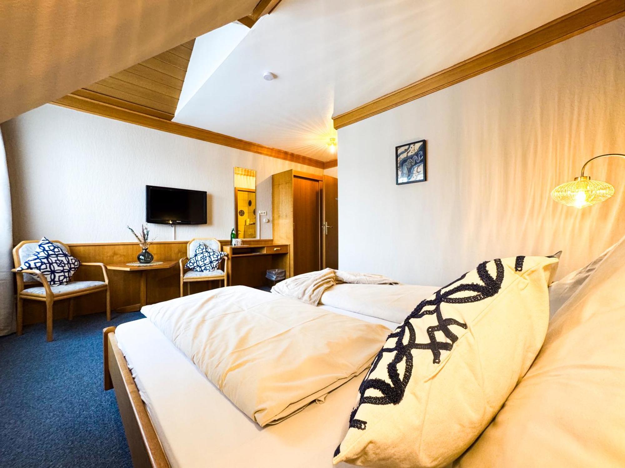 Hotel Guelser Weinstube Koblenz  Bagian luar foto
