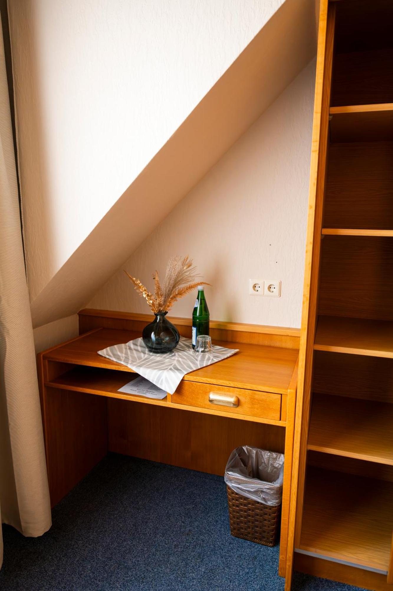 Hotel Guelser Weinstube Koblenz  Bagian luar foto
